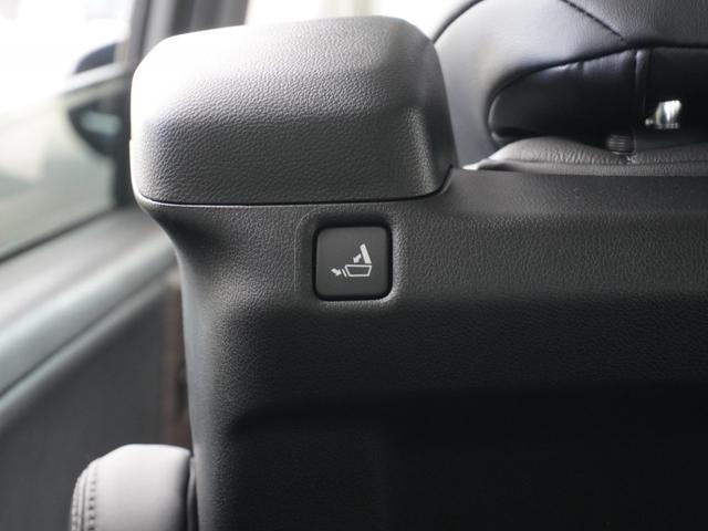 オデッセイハイブリッド ｅ：ＨＥＶアブソルート・ＥＸ　弊社デモカー　１１．４インチナビ　（ＬＸＭ－２４７ＶＦＬｉ）　フルセグ　全周囲カメラ　ＥＴＣ　ドラレコ（ナビ連動）　前後障害物センサー　電動リアゲート・本革シート　シートヒーター　ブラインドスポット（42枚目）