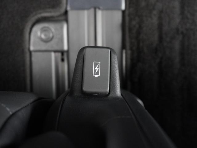 オデッセイハイブリッド ｅ：ＨＥＶアブソルート・ＥＸ　弊社デモカー　１１．４インチナビ　（ＬＸＭ－２４７ＶＦＬｉ）　フルセグ　全周囲カメラ　ＥＴＣ　ドラレコ（ナビ連動）　前後障害物センサー　電動リアゲート・本革シート　シートヒーター　ブラインドスポット（51枚目）