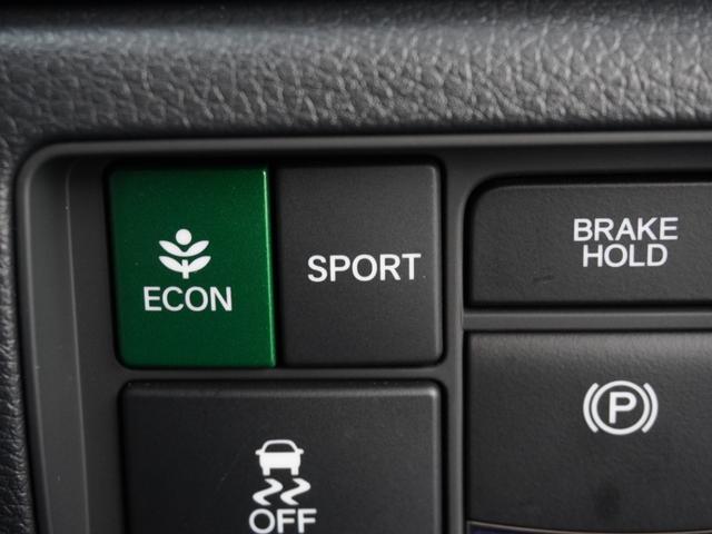 オデッセイハイブリッド ｅ：ＨＥＶアブソルート・ＥＸ　弊社デモカー　１１．４インチナビ　（ＬＸＭ－２４７ＶＦＬｉ）　フルセグ　全周囲カメラ　ＥＴＣ　ドラレコ（ナビ連動）　前後障害物センサー　電動リアゲート・本革シート　シートヒーター　ブラインドスポット（56枚目）