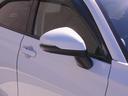 ◆ドアミラーウインカー◆ドアミラーにウインカーを装備しています。対向車に自身の進行方向を合図し安全に運転できます。