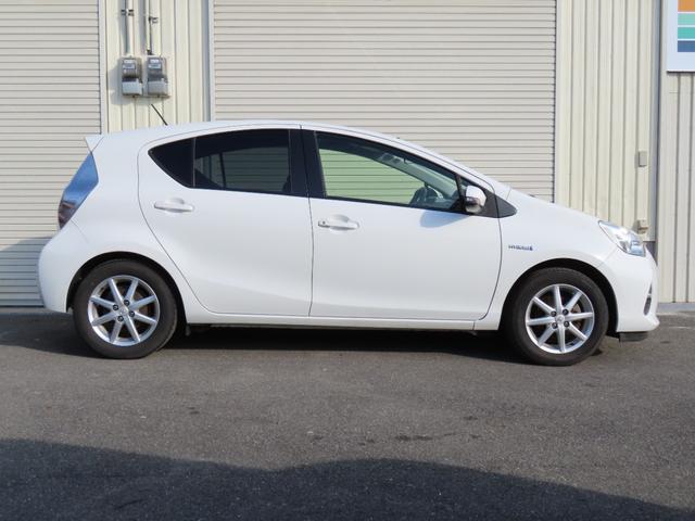 アクア Ｓ　走行距離無制限１年保証　ドラレコ　ＥＴＣ　Ｂｌｕｅｔｏｏｔｈ　　電動格納ミラー　純正アルミホイール　ナビ（12枚目）