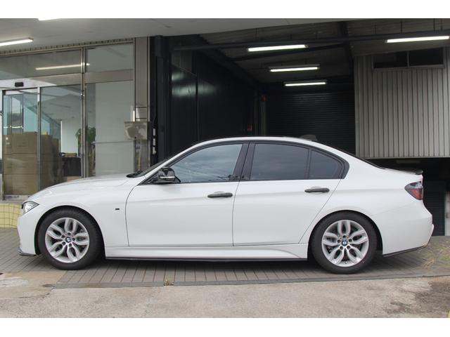 ３シリーズ ３２０ｉ　ｘＤｒｉｖｅ　Ｍスポーツ　４ＷＤ　純正ナビ　バックカメラ　ＣａｒＰｌａｙ　Ｂｌｕｅｔｏｏｔｈ　ミラー一体ＥＴＣ　社外マフラー　社外車高調　社外メーターシステム（8枚目）