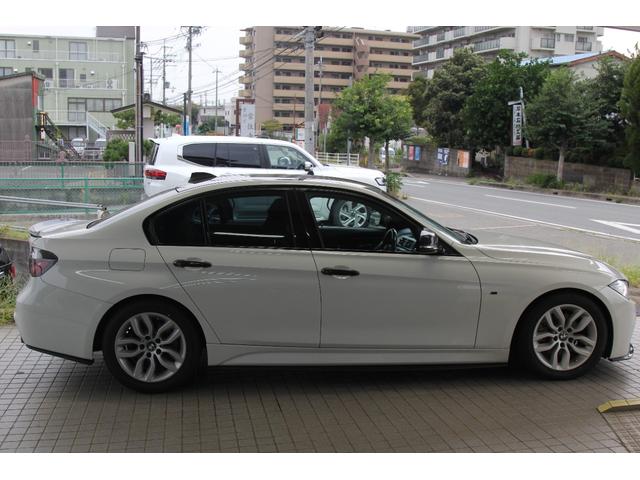 ３シリーズ ３２０ｉ　ｘＤｒｉｖｅ　Ｍスポーツ　４ＷＤ　純正ナビ　バックカメラ　ＣａｒＰｌａｙ　Ｂｌｕｅｔｏｏｔｈ　ミラー一体ＥＴＣ　社外マフラー　社外車高調　社外メーターシステム（9枚目）