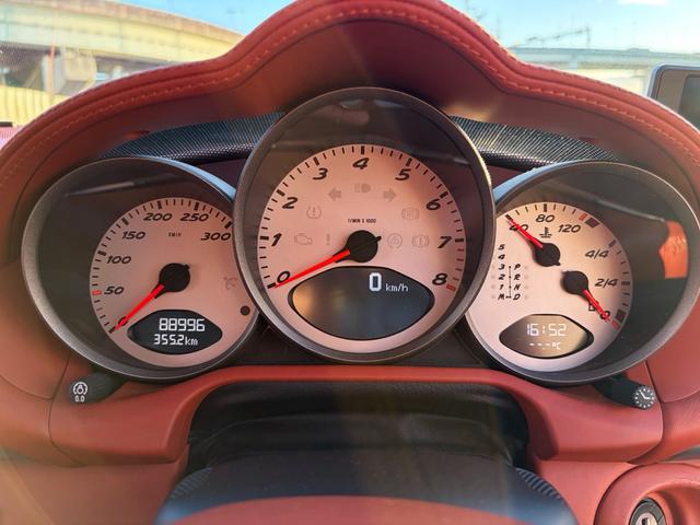 ケイマン Ｓ　ディプティック　希少テラコッタレザーシート　ディスプレイオーディオ　Ｂｌｕｅｔｏｏｔｈオーディオ　ＰＡＳＭ　ＰＳＭ　シートヒーター　減衰力調整　可変リアスポイラ　ＥＴＣ　レーダー探知機（39枚目）