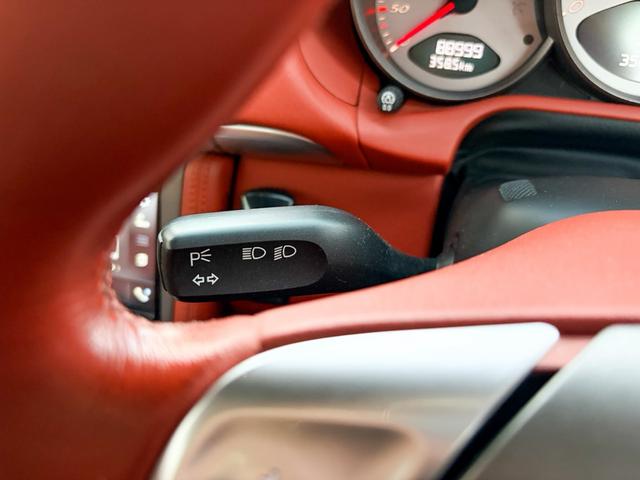 ケイマン Ｓ　ディプティック　希少テラコッタレザーシート　ディスプレイオーディオ　Ｂｌｕｅｔｏｏｔｈオーディオ　ＰＡＳＭ　ＰＳＭ　シートヒーター　減衰力調整　可変リアスポイラ　ＥＴＣ　レーダー探知機（68枚目）