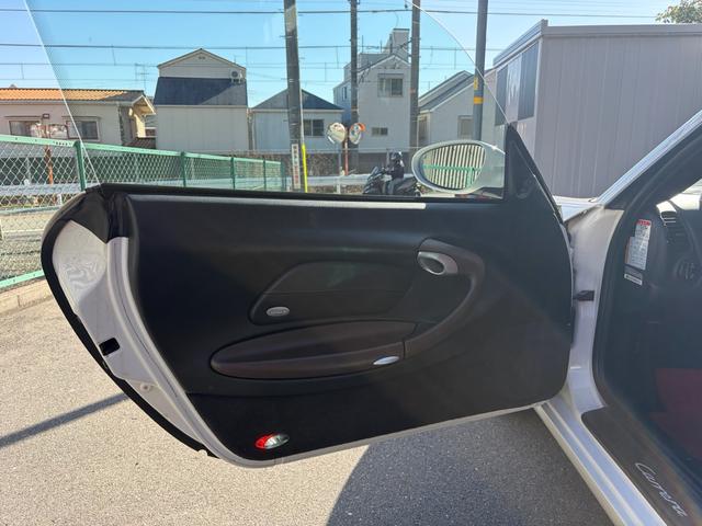 ９１１ ９１１カレラ　９９６後期　ローダウン　ＢＢＳホイール　レカロシート　ナビ　バックミラーモニター　レーダー探知機　ウォーターポンプ・サーモスタット・ファンベルト新品交換済　バッテリー新品交換済（44枚目）