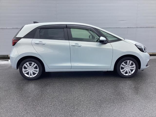 フィット e:HEVホーム 9インチHondaCONNECTディスプレー ETC2.0 マルチビューカメラ電子制御パーキングブレーキ&オートブレーキホールド機能 渋滞追従機能付アダプティブクルーズコントロール(ACC)(3枚目)