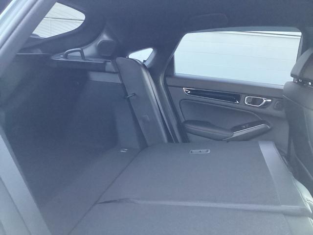 シビック ＥＸ　ＨｏｎｄａＣＯＮＮＥＣＴディスプレー　ＥＴＣ２．０　渋滞追従機能付アダプティブクルーズコントロール（ＡＣＣ）ＢＯＳＥプレミアムサウンドシステム　運転席８Ｗａｙ／助手席４Ｗａｙパワーシート（32枚目）