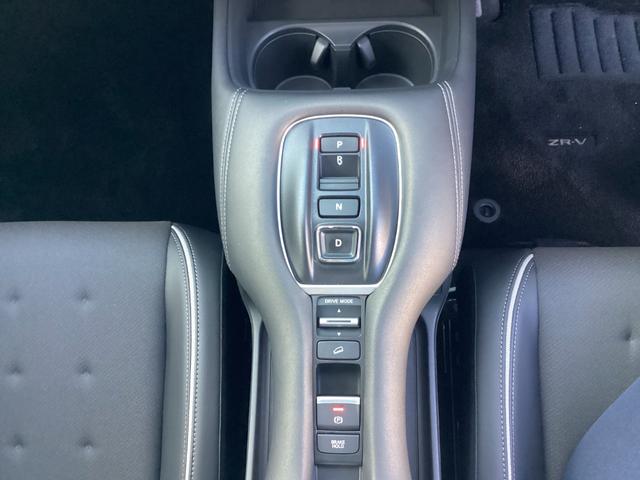 ＺＲ－Ｖ ｅ：ＨＥＶＸ　８インチナビ　ＥＴＣ　バックカメラ　ブラインドスポットインフォメーション　渋滞追従機能付アダプティブクルーズコントロール　パワーテールゲート　電子制御パーキングブレーキ／オートブレーキホールド（17枚目）