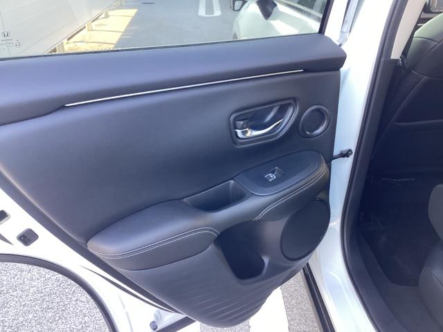 ＺＲ－Ｖ ｅ：ＨＥＶＸ　８インチナビ　ＥＴＣ　バックカメラ　ブラインドスポットインフォメーション　渋滞追従機能付アダプティブクルーズコントロール　パワーテールゲート　電子制御パーキングブレーキ／オートブレーキホールド（26枚目）