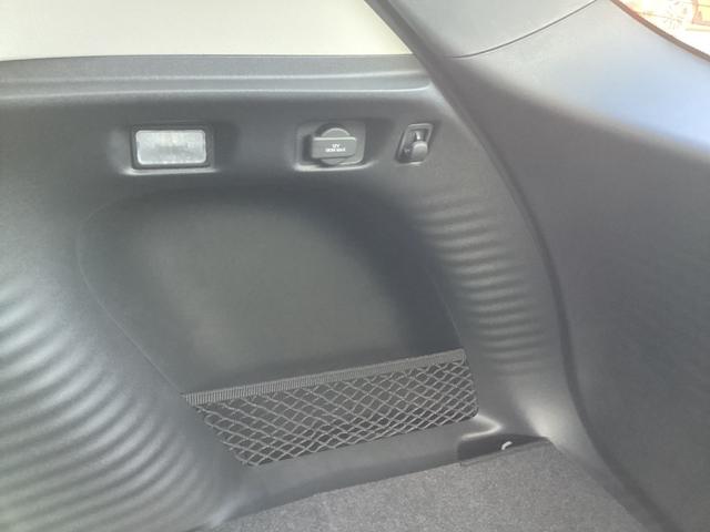 ＺＲ－Ｖ ｅ：ＨＥＶＸ　８インチナビ　ＥＴＣ　バックカメラ　ブラインドスポットインフォメーション　渋滞追従機能付アダプティブクルーズコントロール　パワーテールゲート　電子制御パーキングブレーキ／オートブレーキホールド（36枚目）