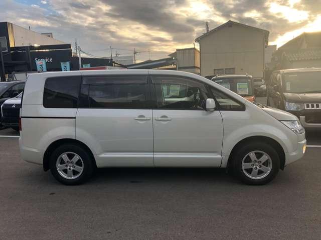 デリカD:5 G パワーパッケージ 9型SDナビ フルセグTV 後席モニター ナビTV リアカメラ AS&G 盗難防止システム ABS DVD ETC アルミホイール エアバッグ オートクルーズ メモリナビ オートエアコン PW PS(4枚目)