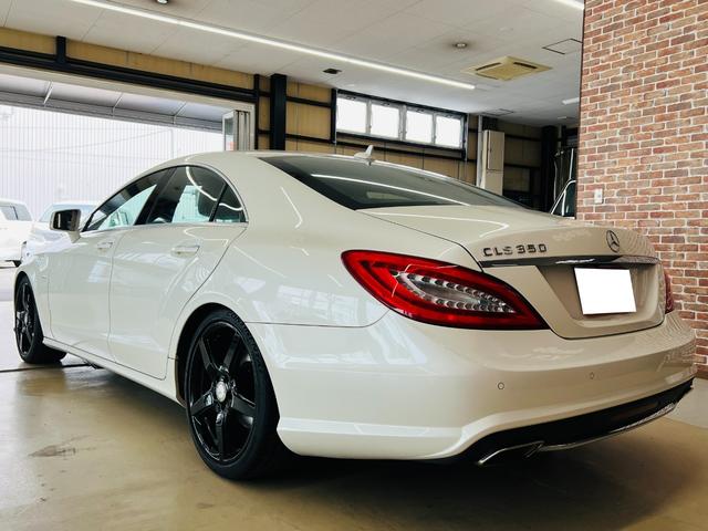 ＣＬＳ３５０ブルーエフィシェンシーＡＭＧスポーツパッケージ　サンルーフ　　クルーズコントロール　キーレスゴー　純正ナビ　ＴＶ　バックカメラ　シートヒーター　ベンチレーション　レザーシート　純正１９ＡＷ　パワートランク　ＥＴＣ(6枚目)