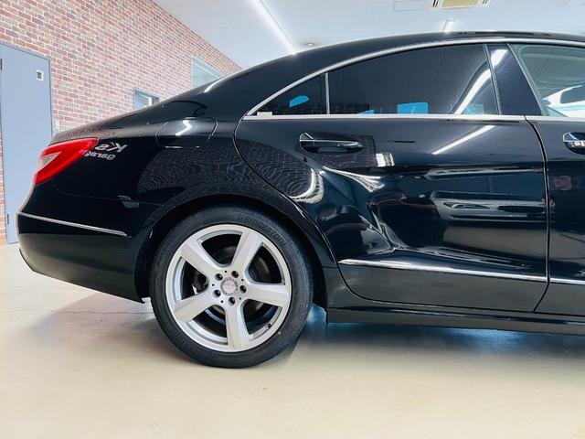 ＣＬＳ３５０　ブルーエフィシェンシー　ユーザー買取車　クルーズコントロール　純正ＨＤＤナビ　バックカメラ　レザーシート　障害物センサー　ＡＢＳ　盗難防止装置　電動シート　アイドリングストップ　スマートキー　ＤＶＤ　ＥＴＣ(10枚目)