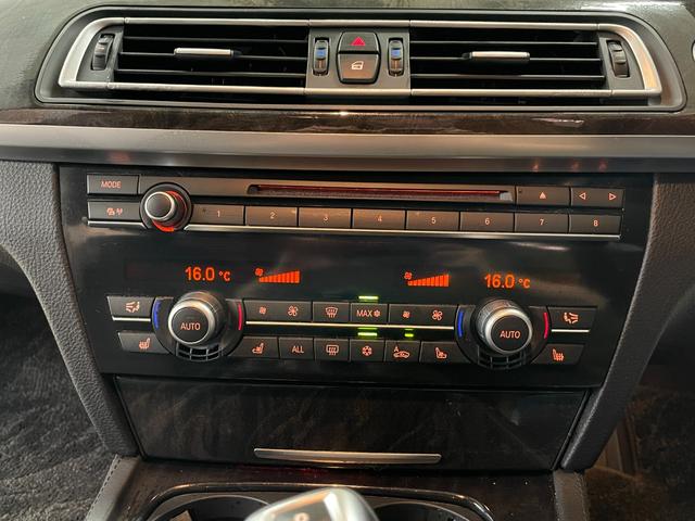 ７シリーズ ７４０ｉ　コンフォートパッケージ　プラスパッケージ　ベンチレーション　サンルーフ　全席シートヒーター　純正ナビ　ＴＶ　ソフトクローズドア　パワートランク　前席メモリーパワーシート　前後ドラレコ　ブラック（26枚目）