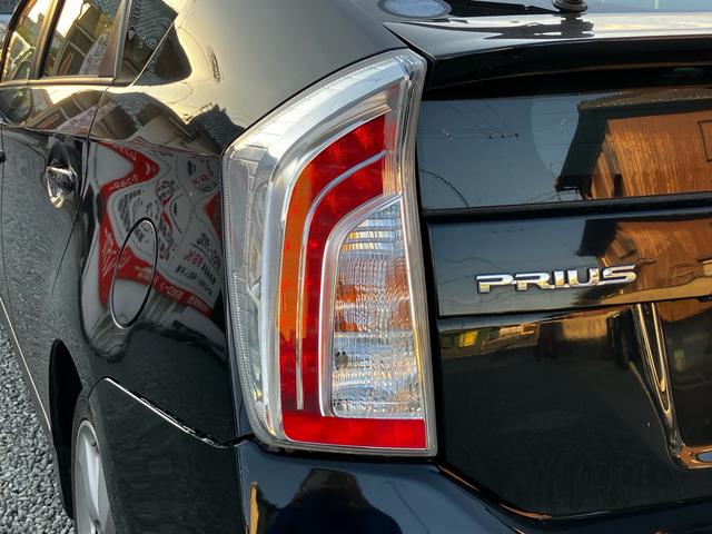 プリウス Ｇツーリングセレクション　ナビ　ＣＤ再生　ＤＶＤ再生　Ｂｌｕｅｔｏｏｔｈ接続　ＥＴＣ　二眼ヘッドライト　電動シート　エンジンプッシュスタート　スマーキー　スマートキー　フロントフォグランンプ（16枚目）