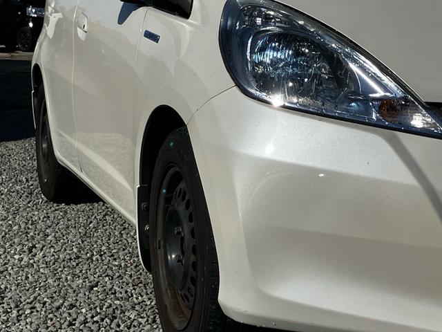 フィットハイブリッド スマートセレクション　純正ギャザーズナビ　フルセグ　Ｂｌｕｅｔｏｏｔｈオーディオ接続　バックカメラ　ＥＴＣ　クルーズコントロール　ディスチャージヘッドライト（14枚目）