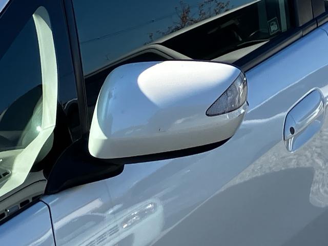 フィットハイブリッド スマートセレクション　純正ギャザーズナビ　フルセグ　Ｂｌｕｅｔｏｏｔｈオーディオ接続　バックカメラ　ＥＴＣ　クルーズコントロール　ディスチャージヘッドライト（16枚目）