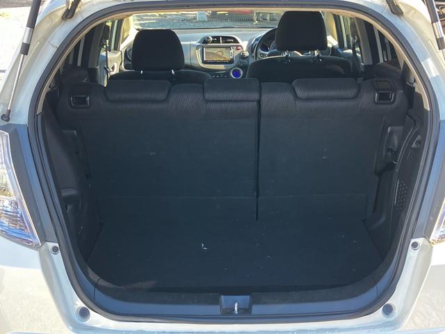 フィットハイブリッド スマートセレクション　純正ギャザーズナビ　フルセグ　Ｂｌｕｅｔｏｏｔｈオーディオ接続　バックカメラ　ＥＴＣ　クルーズコントロール　ディスチャージヘッドライト（35枚目）