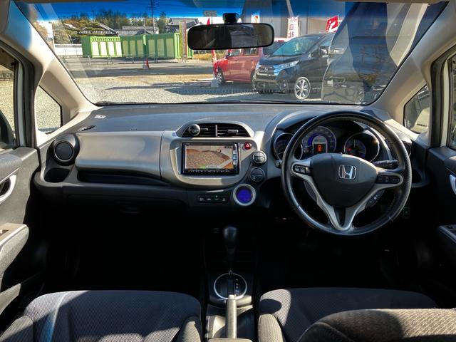 フィットハイブリッド スマートセレクション　純正ギャザーズナビ　フルセグ　Ｂｌｕｅｔｏｏｔｈオーディオ接続　バックカメラ　ＥＴＣ　クルーズコントロール　ディスチャージヘッドライト（37枚目）