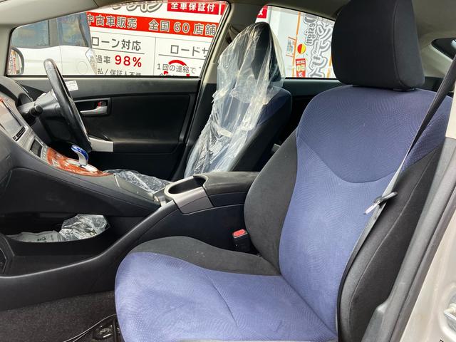 プリウス Ｓ　ＥＴＣ　エンジンプッシュスタート　オートエアコン　オートライト　社外アルミホイール　フロントフォグランプ　※ナビタッチパネル不具合（32枚目）