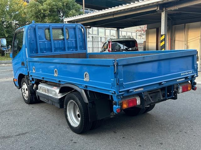 トヨエース 2t平ボデー・ディーゼルハイブリッド車・オートマ・左電格ミラー・パワーウインド・カーナビ・ETC・ドライブレコーダー・バックモニター(5枚目)