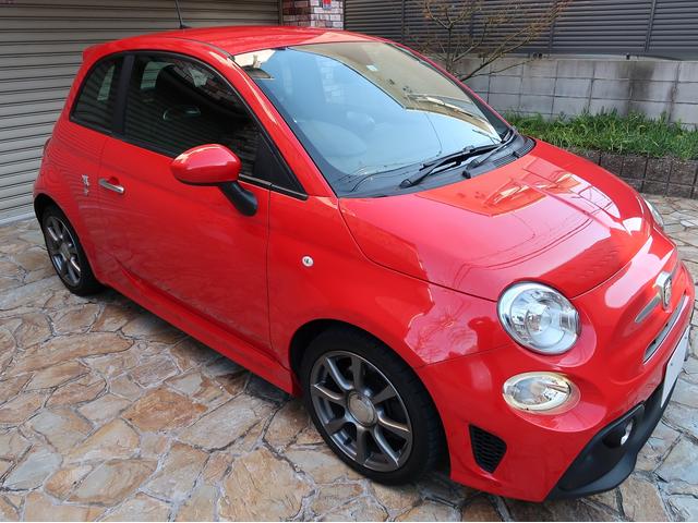 アバルト５９５ ベースグレード　後期型／ＵＣｏｎｎｅｃｔ／ディスプレイオーディオ／ＡｐｐｌｅＣａｒＰｌａｙ／ＡｎｄｒｏｉｄＡｕｔｏ／Ｂｌｕｅｔｏｏｔｈオーディオ／リアセンサー／パドルシフト／ディーラー記録簿／タイベル交換済／ＥＴＣ（5枚目）