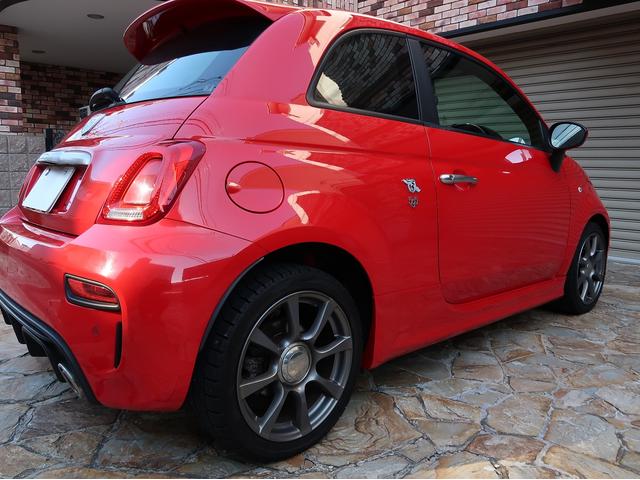 アバルト５９５ ベースグレード　後期型／ＵＣｏｎｎｅｃｔ／ディスプレイオーディオ／ＡｐｐｌｅＣａｒＰｌａｙ／ＡｎｄｒｏｉｄＡｕｔｏ／Ｂｌｕｅｔｏｏｔｈオーディオ／リアセンサー／パドルシフト／ディーラー記録簿／タイベル交換済／ＥＴＣ（13枚目）