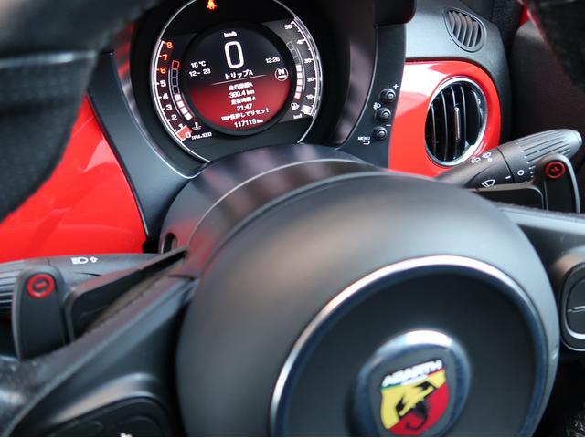 アバルト５９５ ベースグレード　後期型／ＵＣｏｎｎｅｃｔ／ディスプレイオーディオ／ＡｐｐｌｅＣａｒＰｌａｙ／ＡｎｄｒｏｉｄＡｕｔｏ／Ｂｌｕｅｔｏｏｔｈオーディオ／リアセンサー／パドルシフト／ディーラー記録簿／タイベル交換済／ＥＴＣ（35枚目）