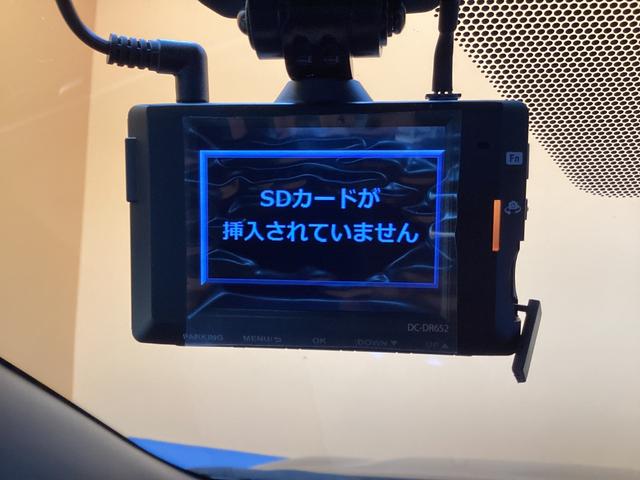 カローラツーリング ハイブリッド　ダブルバイビー　ドライブレコーダー　ＥＴＣ　バックカメラ　クリアランスソナー　オートクルーズコントロール　レーンアシスト　アルミホイール　オートマチックハイビーム　オートライト　電動格納ミラー　シートヒーター　ＣＶＴ（14枚目）