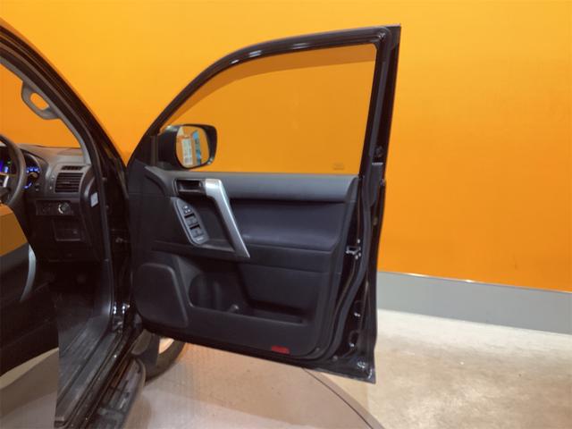 ランドクルーザープラド ＴＸ　４ＷＤ　ＥＴＣ　バックカメラ　ナビ　ＴＶ　オートライト　アルミホイール　スマートキー　電動格納ミラー　ＡＴ　ＣＤ　ＤＶＤ再生　エアコン　パワーウィンドウ　プッシュスタート（42枚目）