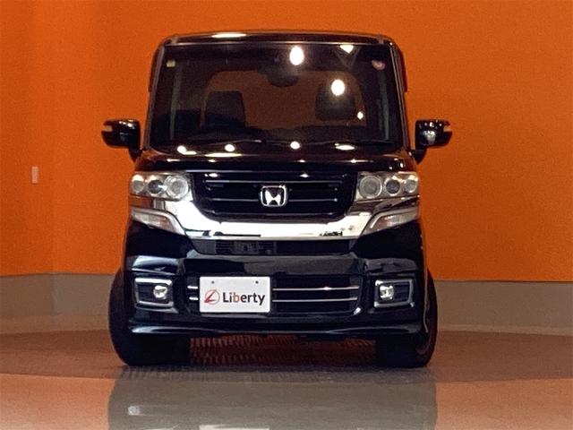 Ｎ－ＢＯＸカスタム Ｇ　ＳＳブラックスタイルパッケージ　ＥＴＣ　バックカメラ　両側電動スライドドア　ナビ　衝突被害軽減システム　オートライト　スマートキー　アイドリングストップ　電動格納ミラー　シートヒーター　ベンチシート　ＣＶＴ　ＥＳＣ（5枚目）