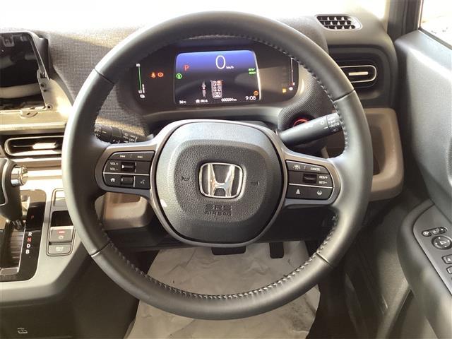 フリード e:HEVエアー EX バックカメラ クリアランスソナー オートクルーズコントロール レーンアシスト 衝突被害軽減システム 両側電動スライドドア LEDヘッドランプ スマートキー 電動格納ミラー シートヒーター 3列シート(6枚目)