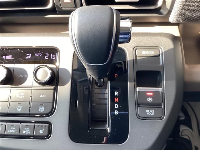 フリード e:HEVエアー EX バックカメラ クリアランスソナー オートクルーズコントロール レーンアシスト 衝突被害軽減システム 両側電動スライドドア LEDヘッドランプ スマートキー 電動格納ミラー シートヒーター 3列シート(9枚目)