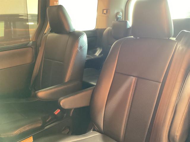 ヴォクシー ＺＳ　ＥＴＣ　バックカメラ　ＴＶ　両側電動スライドドア　オートライト　ＬＥＤヘッドランプ　スマートキー　アイドリングストップ　電動格納ミラー　３列シート　ウォークスルー　ＣＶＴ　アルミホイール　ＣＤ（13枚目）