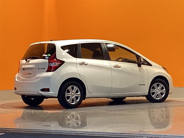 ノート e-パワー X バックカメラ ナビ クリアランスソナー レーンアシスト 衝突被害軽減システム オートライト スマートキー アイドリングストップ 電動格納ミラー CVT 盗難防止システム 衝突安全ボディ ABS ESC(8枚目)