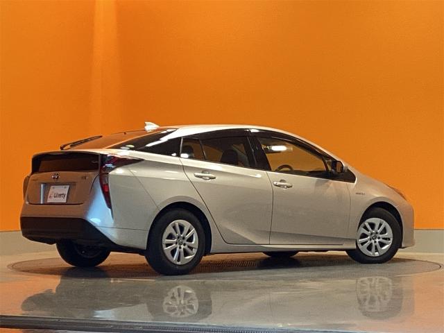 プリウス S ETC ナビ オートライト LEDヘッドランプ スマートキー 電動格納ミラー CVT 盗難防止システム 衝突安全ボディ ABS ESC CD Bluetooth(8枚目)