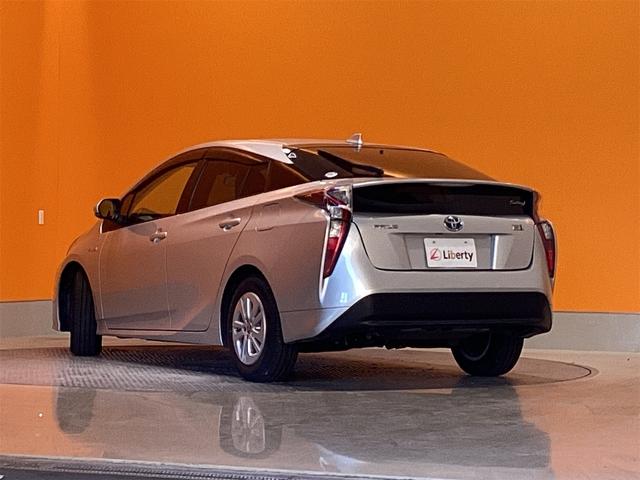 プリウス S ETC ナビ オートライト LEDヘッドランプ スマートキー 電動格納ミラー CVT 盗難防止システム 衝突安全ボディ ABS ESC CD Bluetooth(10枚目)