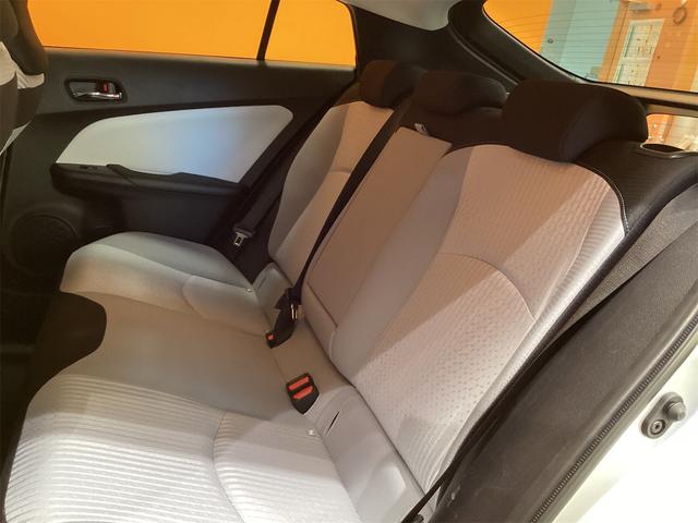 プリウス S ETC ナビ オートライト LEDヘッドランプ スマートキー 電動格納ミラー CVT 盗難防止システム 衝突安全ボディ ABS ESC CD Bluetooth(13枚目)