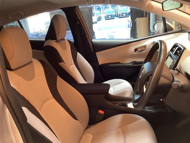 プリウス S ETC ナビ オートライト LEDヘッドランプ スマートキー 電動格納ミラー CVT 盗難防止システム 衝突安全ボディ ABS ESC CD Bluetooth(17枚目)