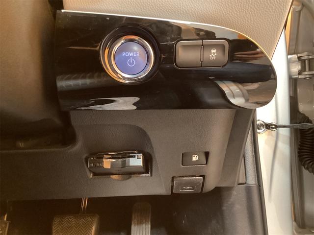 プリウス S ETC ナビ オートライト LEDヘッドランプ スマートキー 電動格納ミラー CVT 盗難防止システム 衝突安全ボディ ABS ESC CD Bluetooth(23枚目)