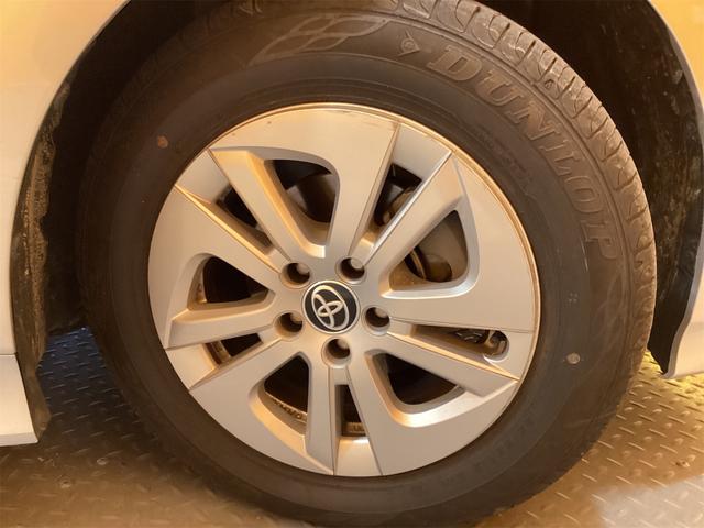 プリウス S ETC ナビ オートライト LEDヘッドランプ スマートキー 電動格納ミラー CVT 盗難防止システム 衝突安全ボディ ABS ESC CD Bluetooth(31枚目)