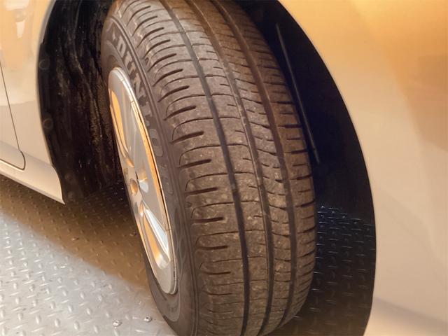 プリウス S ETC ナビ オートライト LEDヘッドランプ スマートキー 電動格納ミラー CVT 盗難防止システム 衝突安全ボディ ABS ESC CD Bluetooth(32枚目)