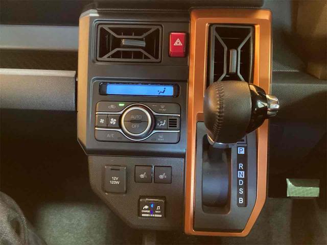 発進時や後退時に必ず操作するレバーです。操作のしやすさが肝になってきます。ぜひ一度体感してください。