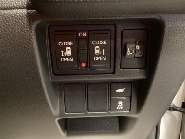 ステップワゴン スパーダ バックカメラ クリアランスソナー 両側電動スライドドア オートライト 電動リアゲート スマートキー 電動格納ミラー シートヒーター 3列シート CVT アルミホイール ESC エアコン(7枚目)