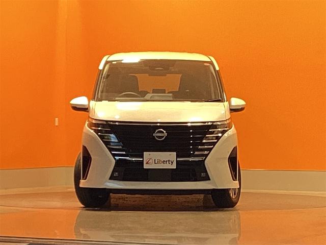 セレナ ハイウェイスターV ETC バックカメラ ナビ クリアランスソナー オートクルーズコントロール 衝突被害軽減システム 両側電動スライドドア LEDヘッドランプ スマートキー アイドリングストップ(5枚目)