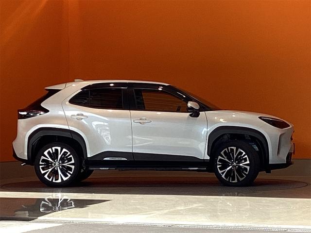 ヤリスクロス ハイブリッドＺ　全周囲カメラ　クリアランスソナー　オートクルーズコントロール　レーンアシスト　パワーシート　パークアシスト　衝突被害軽減システム　ナビ　ＴＶ　オートマチックハイビーム　オートライト　ＬＥＤヘッドランプ（7枚目）