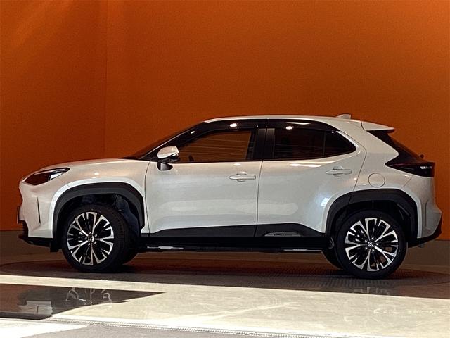 ヤリスクロス ハイブリッドＺ　全周囲カメラ　クリアランスソナー　オートクルーズコントロール　レーンアシスト　パワーシート　パークアシスト　衝突被害軽減システム　ナビ　ＴＶ　オートマチックハイビーム　オートライト　ＬＥＤヘッドランプ（11枚目）