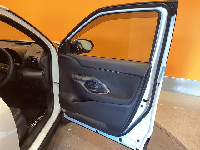 ヤリスクロス ハイブリッドＺ　全周囲カメラ　クリアランスソナー　オートクルーズコントロール　レーンアシスト　パワーシート　パークアシスト　衝突被害軽減システム　ナビ　ＴＶ　オートマチックハイビーム　オートライト　ＬＥＤヘッドランプ（17枚目）