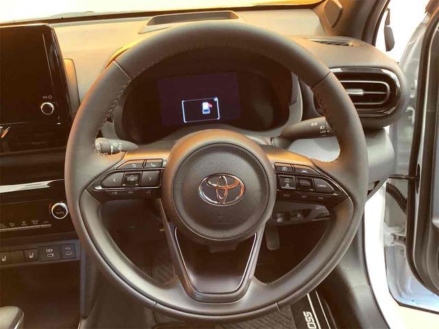 ヤリスクロス ハイブリッドＺ　全周囲カメラ　クリアランスソナー　オートクルーズコントロール　レーンアシスト　パワーシート　パークアシスト　衝突被害軽減システム　ナビ　ＴＶ　オートマチックハイビーム　オートライト　ＬＥＤヘッドランプ（19枚目）